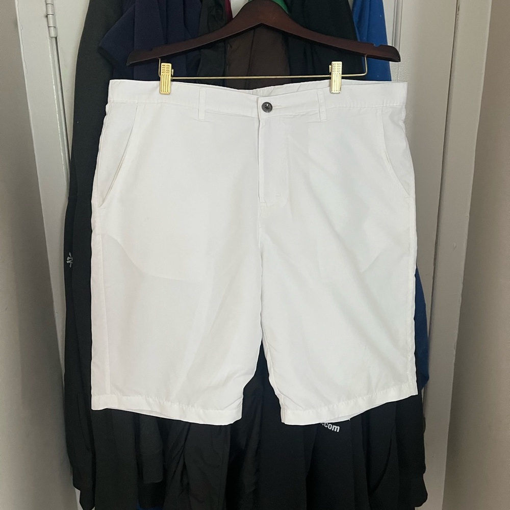 Chase 54 Golf Shorts. Size 36 waist
